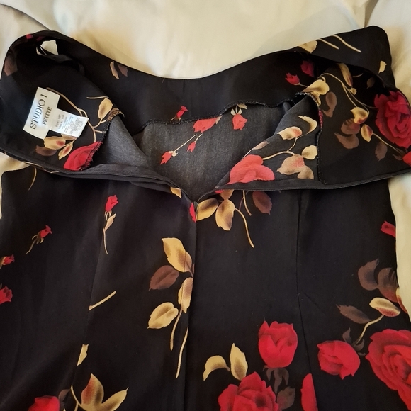 Studio I Women's Sleeveless Sheath Dress with Black And Red Floral Design - Picture 6 of 7